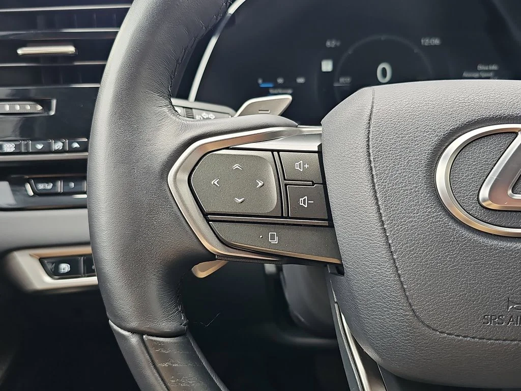 Used 2025 Green Lexus 450h+ Luxury image 18