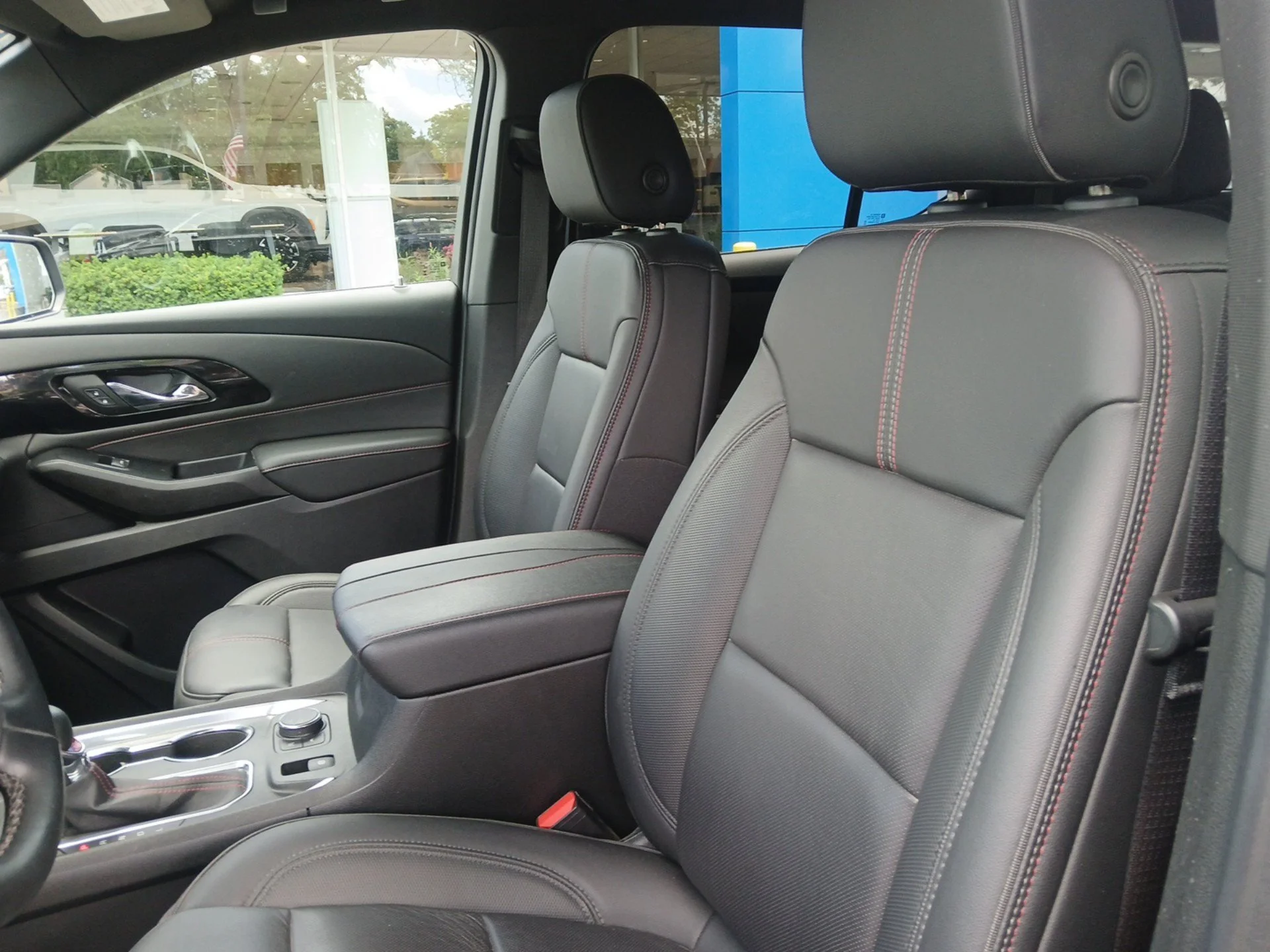 Used 2023 Mosaic Black Metallic Chevrolet RS image 21