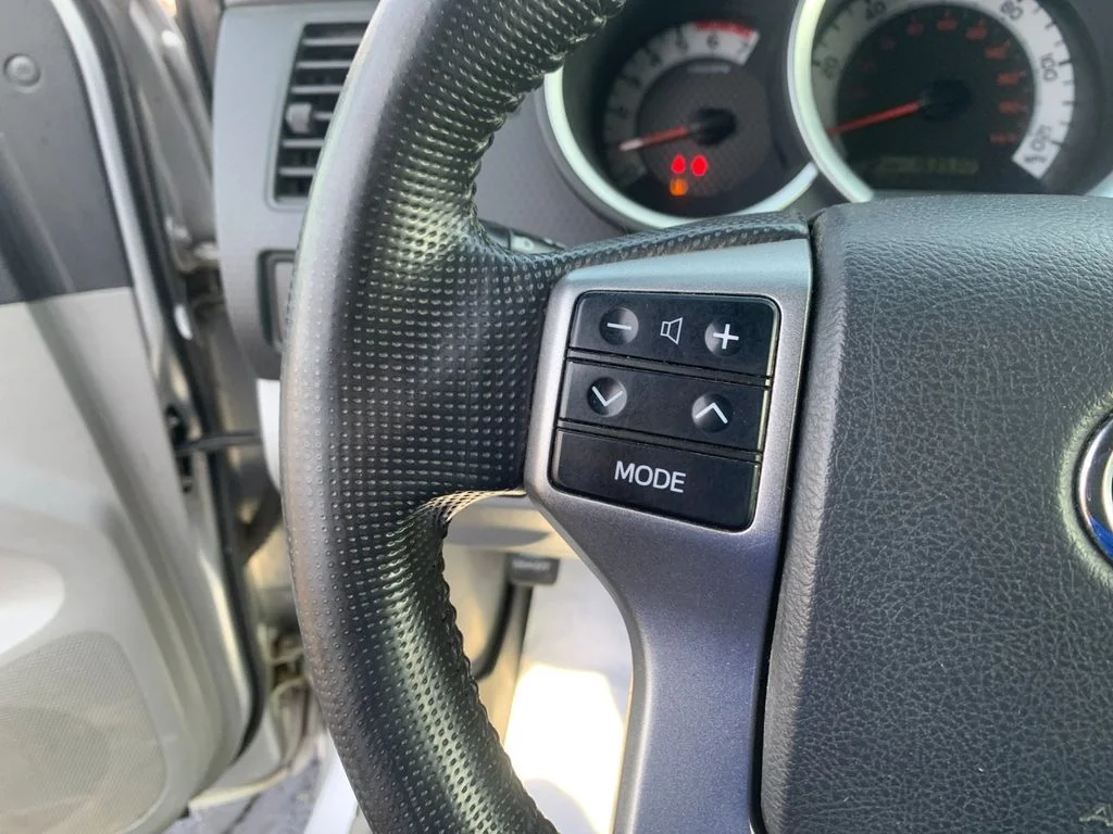 Used 2013 Silver Toyota Base image 27