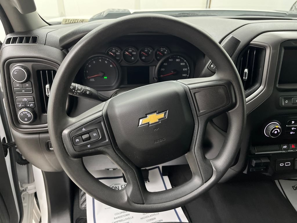 Used 2022 White Chevrolet Custom image 17