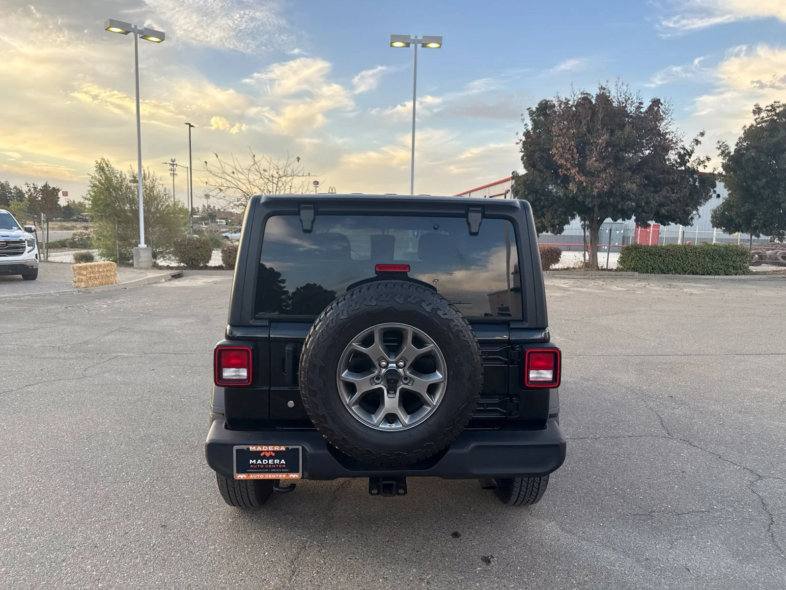 Used 2020 Black Jeep Unlimited Sport image 25