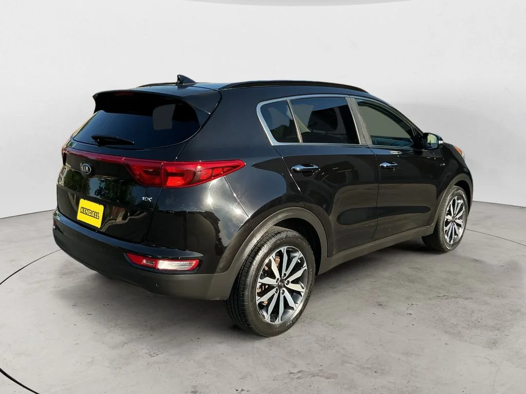 Used 2018 Red Kia EX image 5