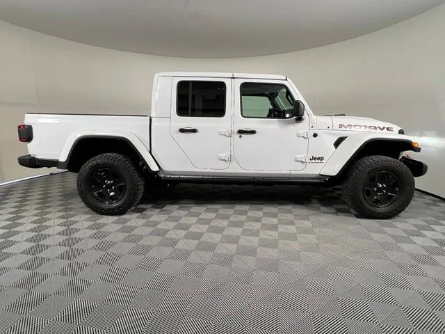Used 2023 White Jeep Mojave image 8