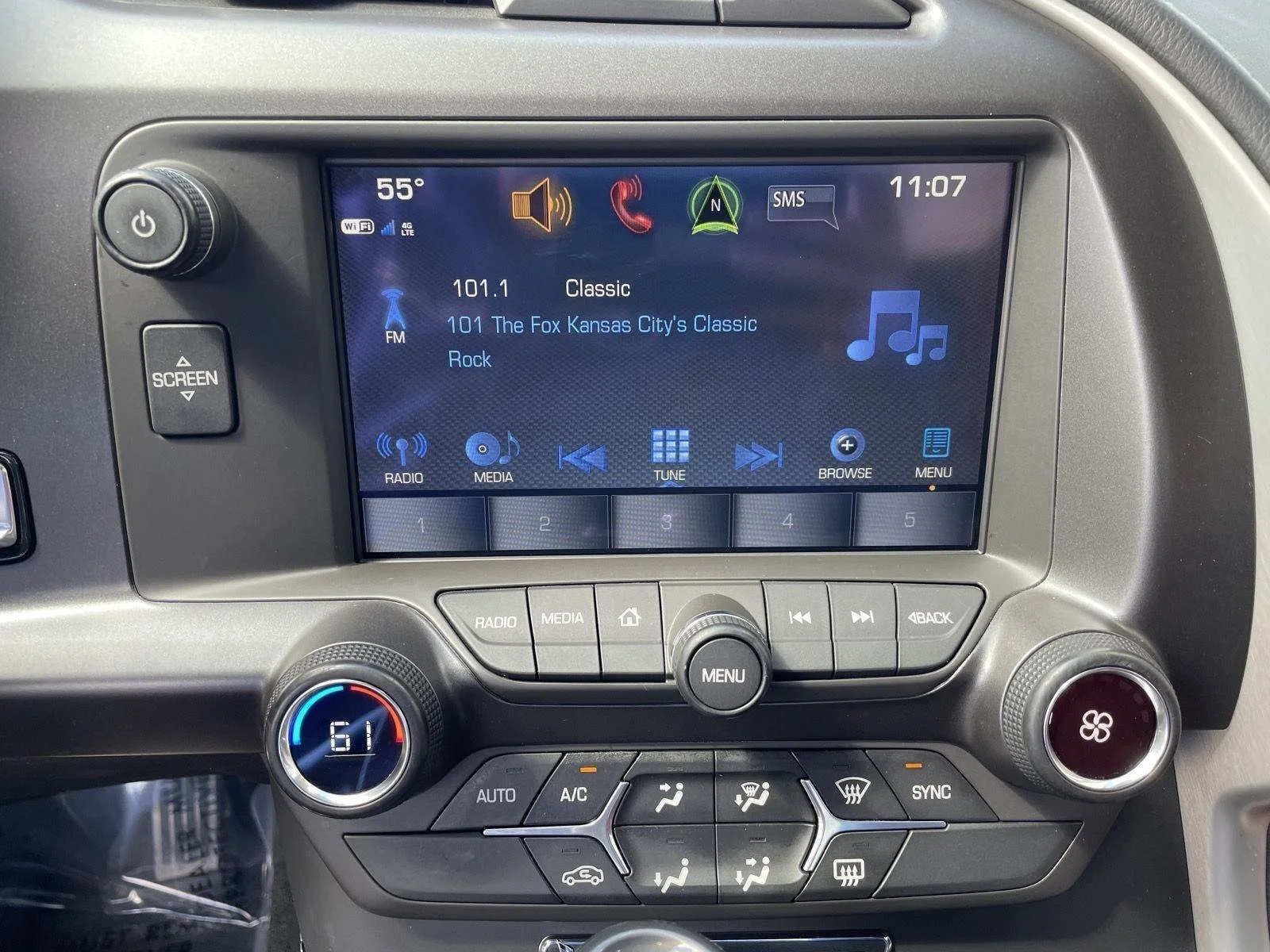 Used 2018 Arctic White Chevrolet 1LT image 16