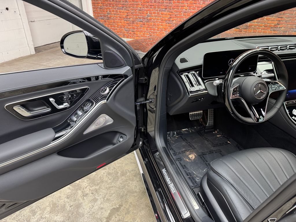 New 2026 Black Mercedes-Benz S 500 image 9