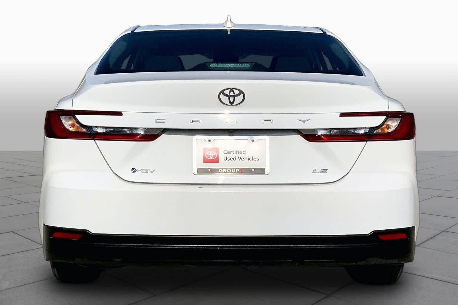 Used 2025 Ice Cap Toyota LE image 5
