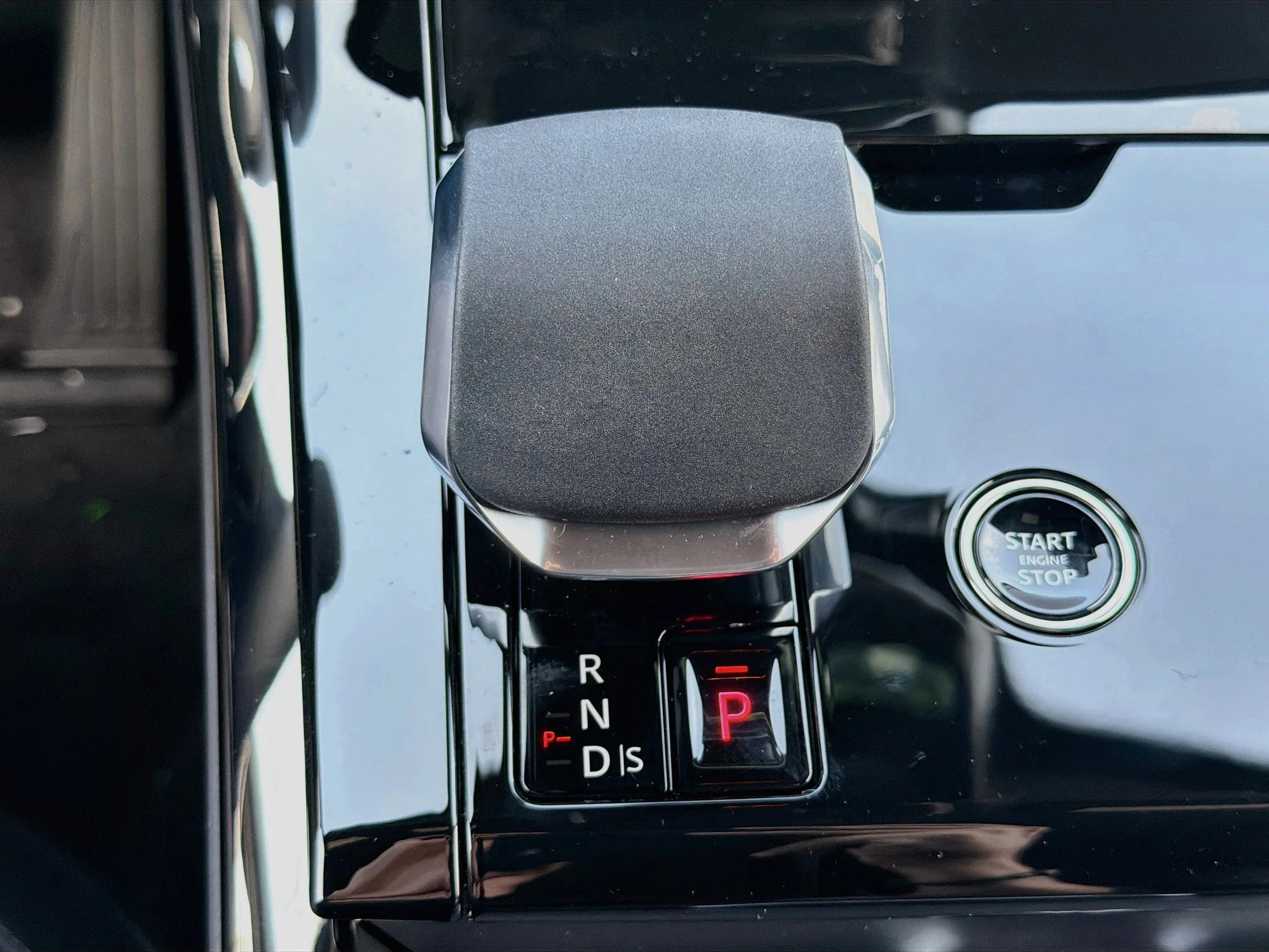 New 2026 Borasco Grey Land Rover SE image 30