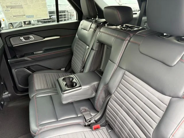 New 2026 Space White Metallic Ford ST-Line image 54