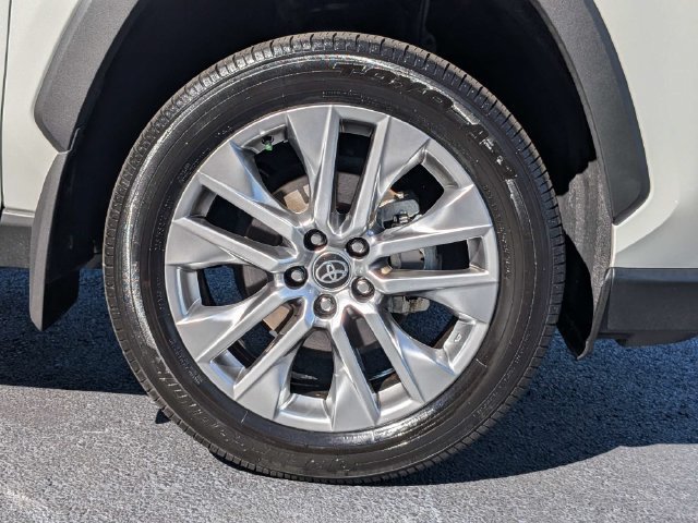 Certified Used 2025 Beige Toyota XLE Premium image 15