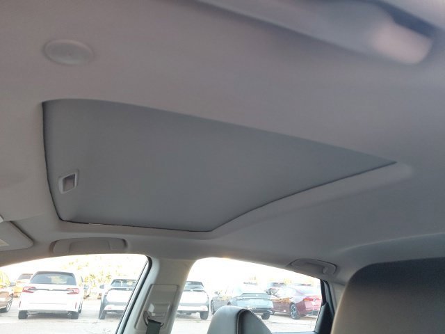 Used 2025 Solar Silver Metallic Honda Touring image 25