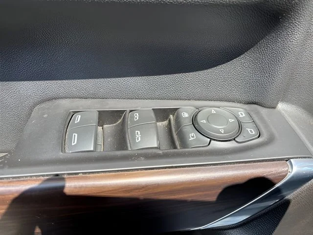 Used 2020 White GMC SLT image 10