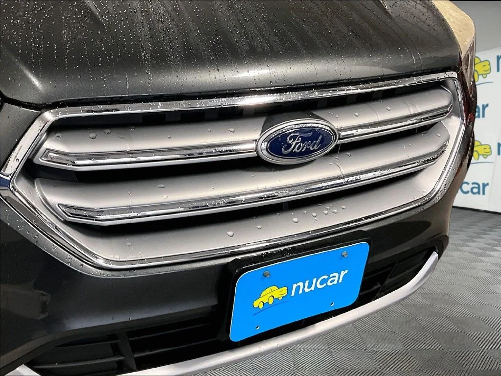 Used 2017 Gray Ford SE image 32