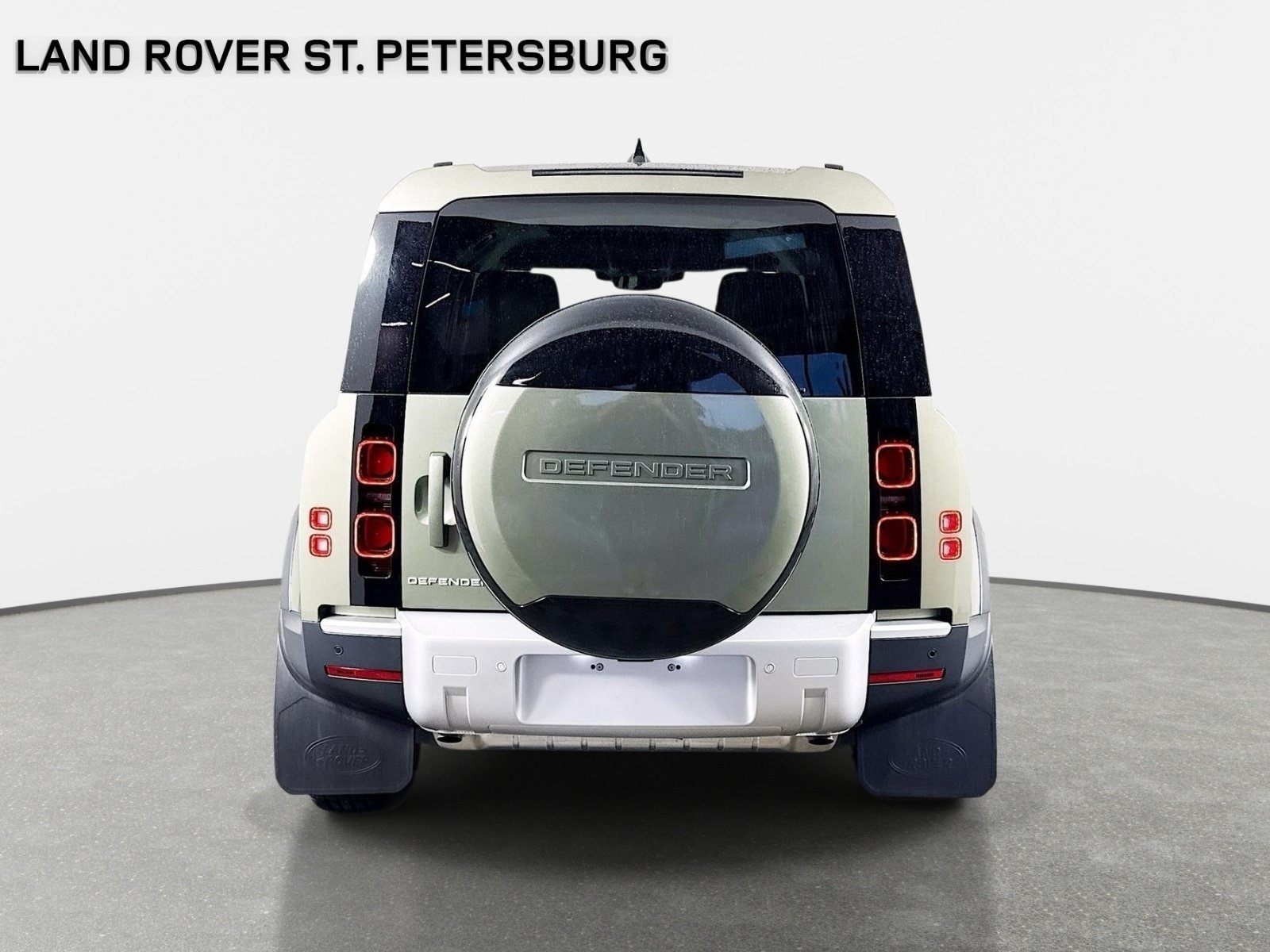 Used 2025 Pangea Green Metallic Land Rover S image 6