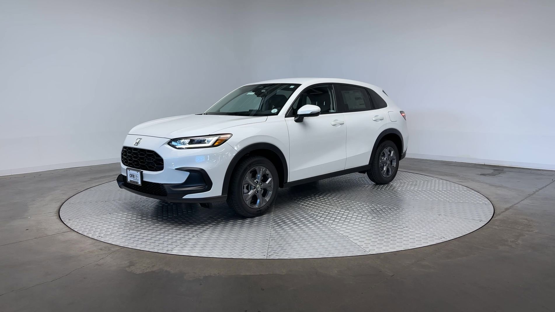 New 2026 Platinum White Pearl Honda LX image 4