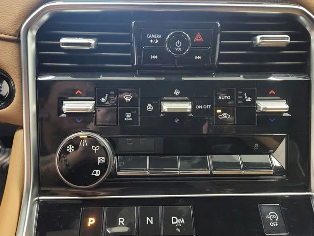 Used 2025 Gray Nissan SL image 35