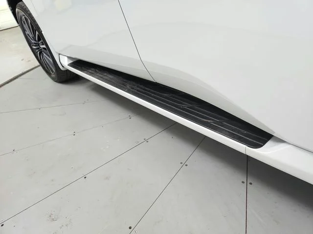 Used 2025 White Nissan Platinum Reserve image 46