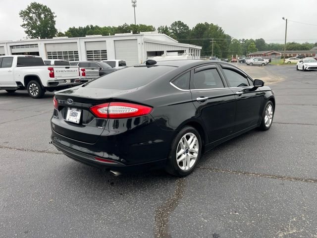 Used 2016 Black Ford SE image 3