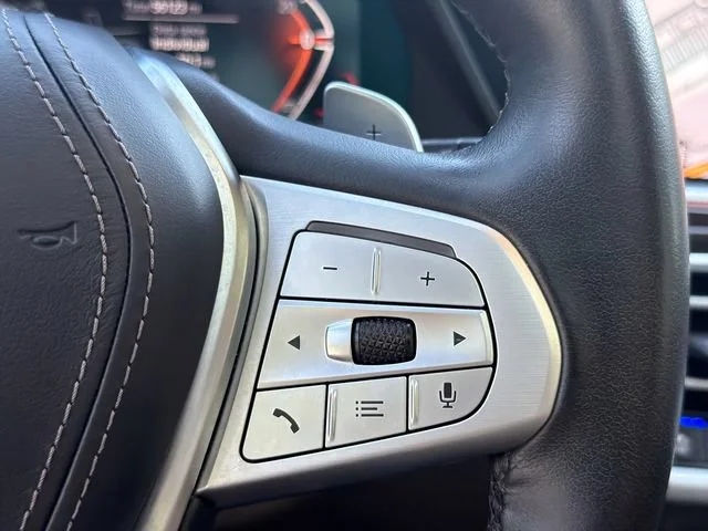 Used 2021 Gray BMW xDrive40i image 26