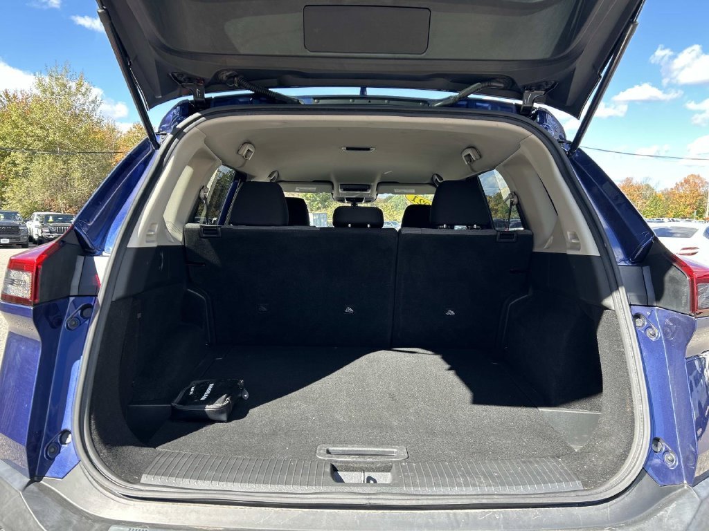 Used 2021 Blue Nissan SV image 11