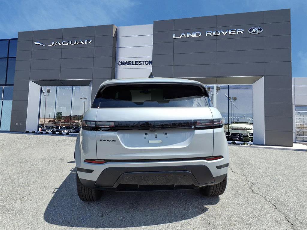 New 2026 Seoul Pearl Silver Metallic Land Rover Core S image 4
