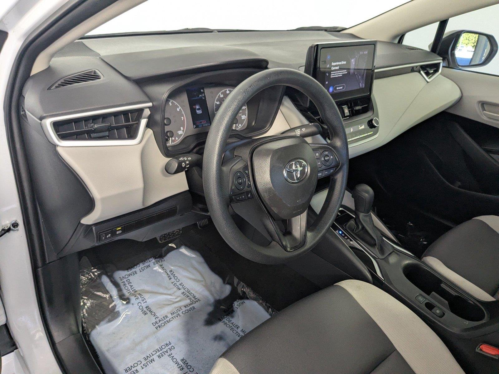 Used 2025 Ice Cap Toyota LE image 9