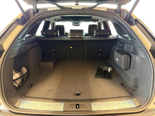 New 2026 Ostuni Pearl White Land Rover Autobiography image 18