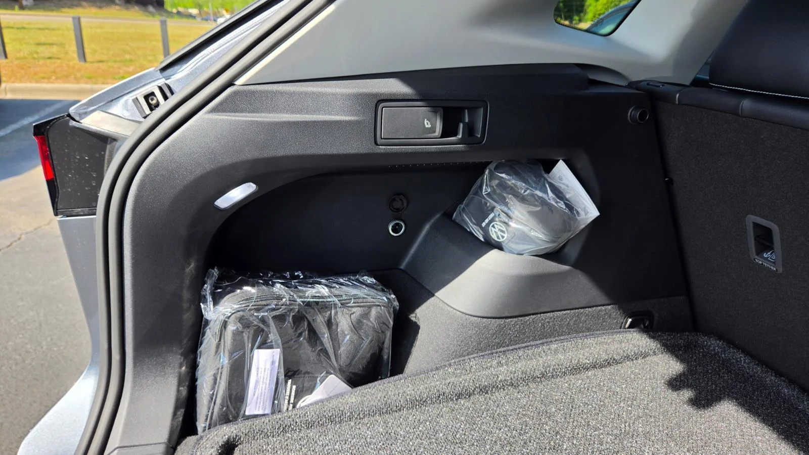 New 2026 Platinum Gray Metallic Volkswagen SE image 52