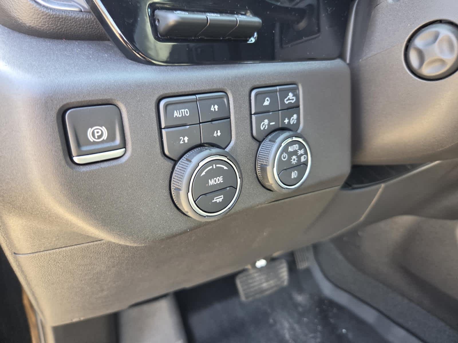 Used 2024 Black Chevrolet High Country image 17