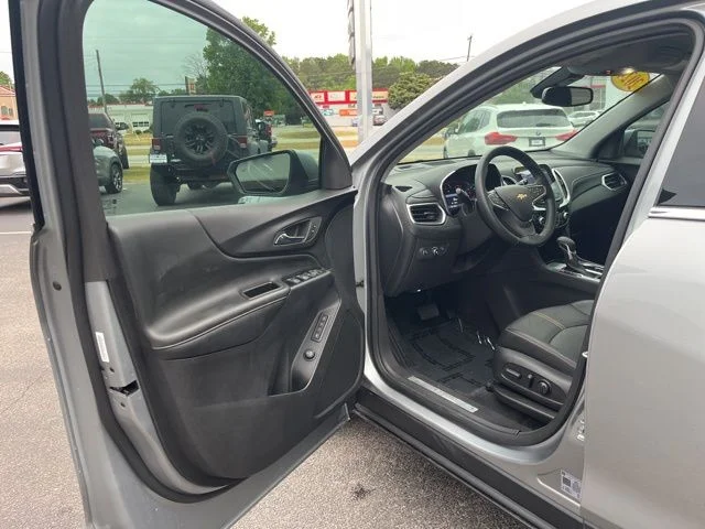 Used 2024 Gray Chevrolet Premier image 4