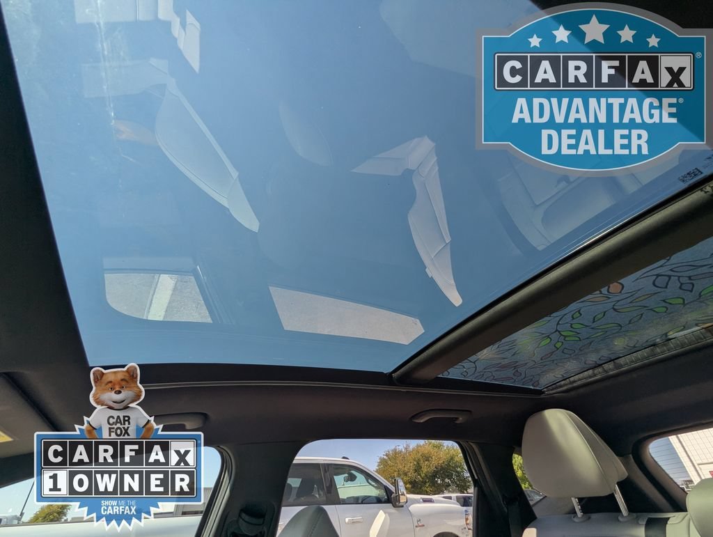 Used 2025  Hyundai Limited image 12