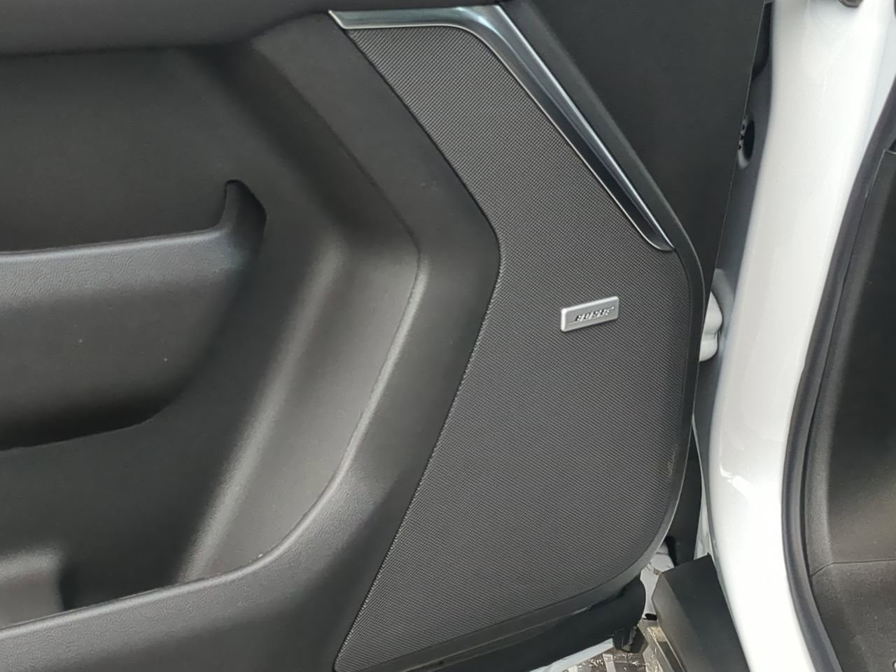 2026 Chevrolet Suburban High Country - Photo 24