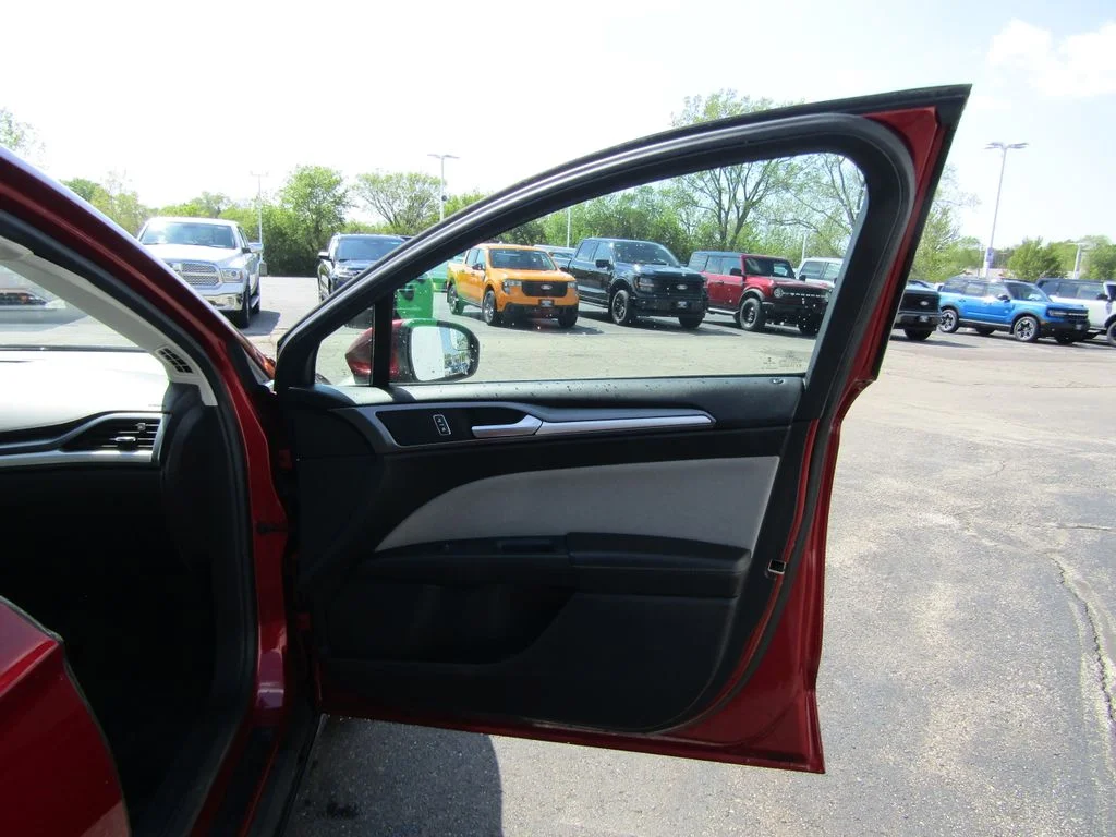 Used 2014 Ruby Red Tinted Clearcoat Ford S image 31