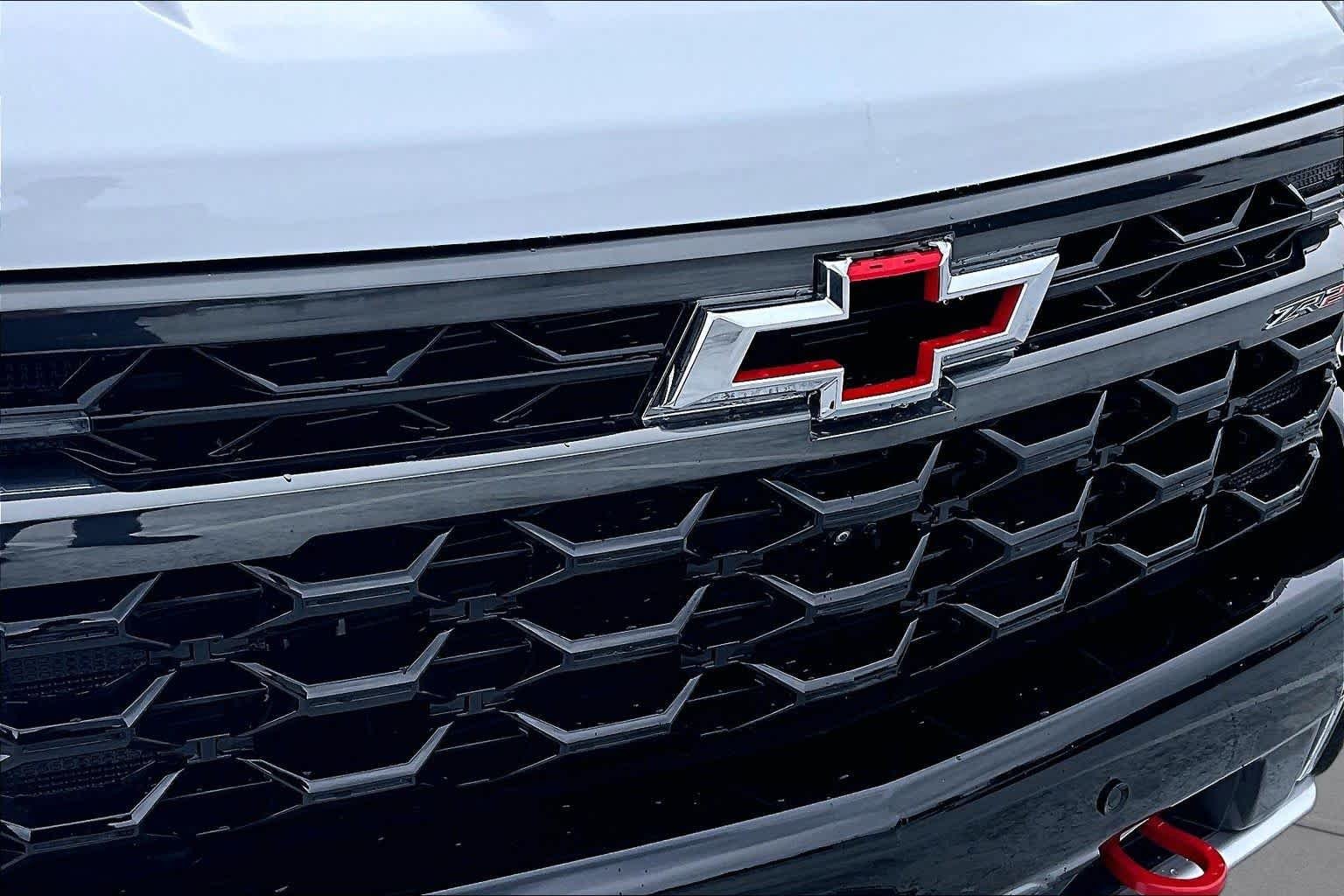 Used 2026 Summit White Chevrolet ZR2 image 59