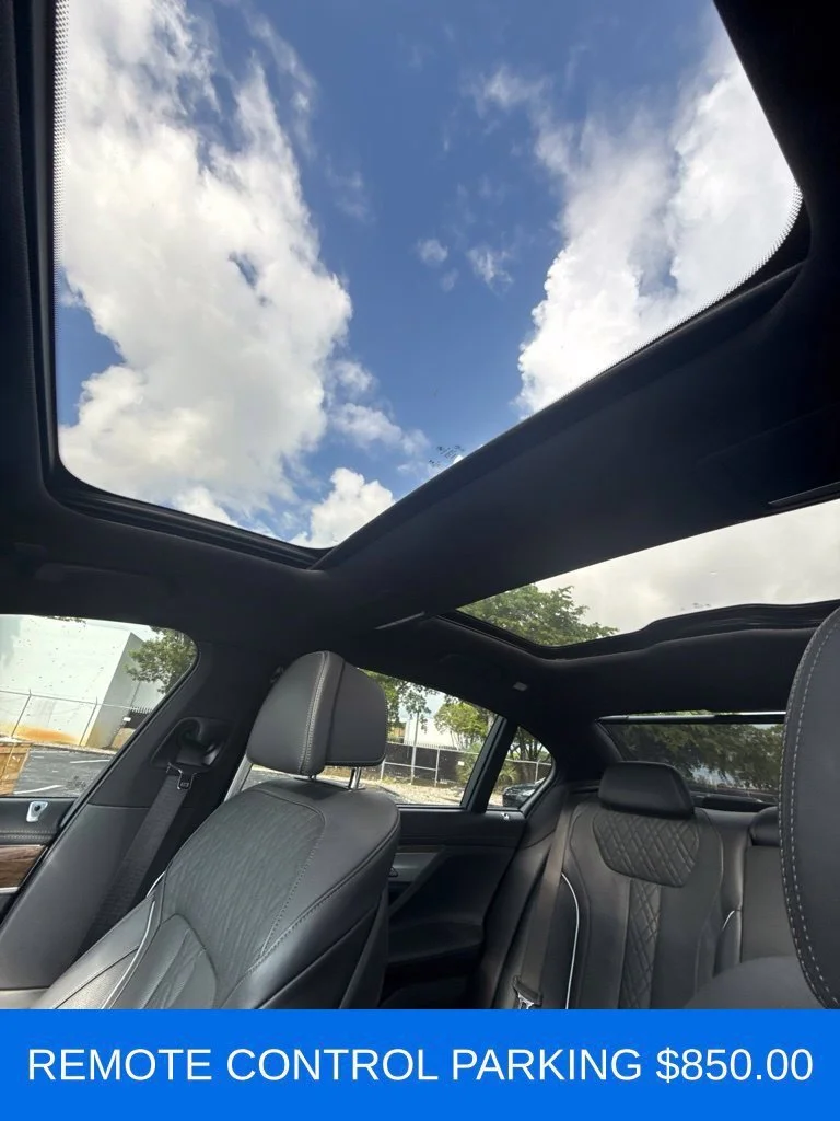 Used 2019 Gray BMW xDrive image 8
