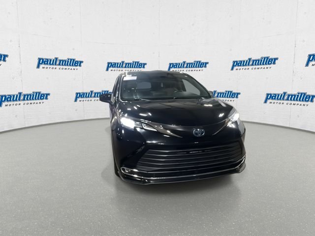 Certified Used 2022 Midnight Black Metallic Toyota XLE image 3