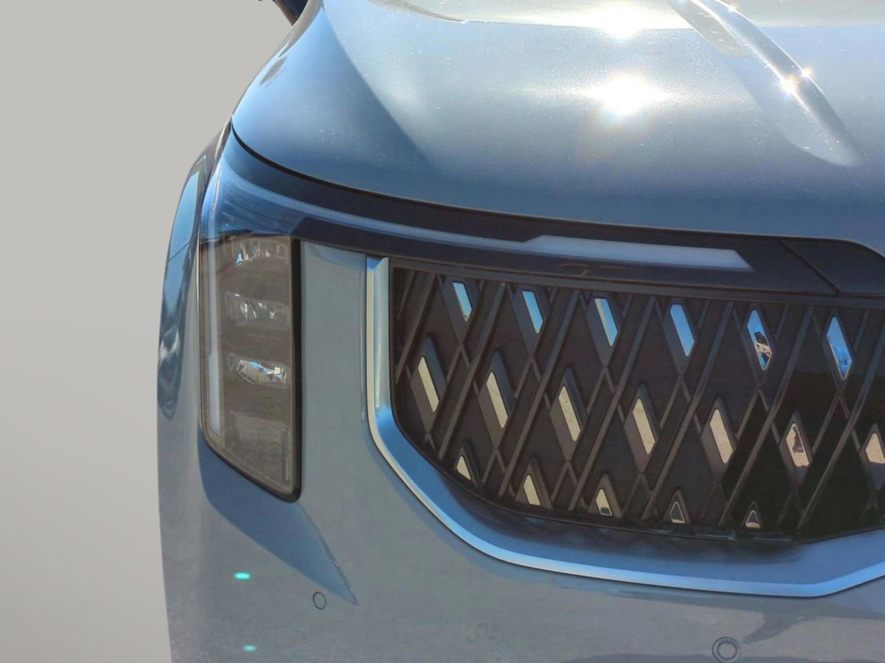 New 2026 Ceramic Silver Kia EX image 12
