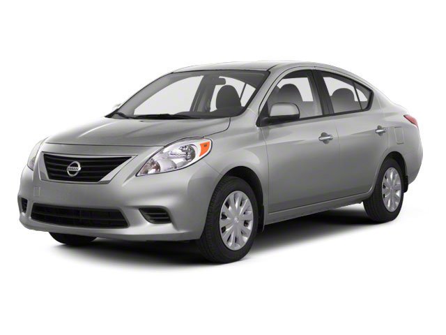 2013 Nissan Versa's photo
