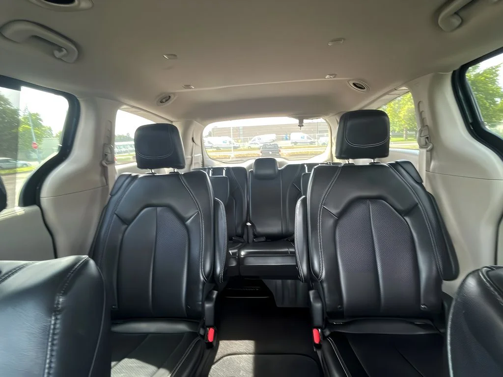 2023 Chrysler Pacifica Touring L - Photo 26