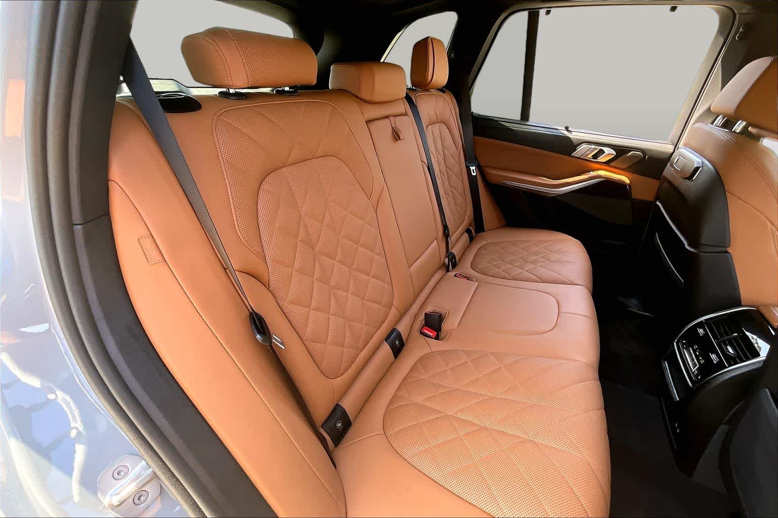 Used 2026 Brooklyn Grey Metallic BMW sDrive40i image 19