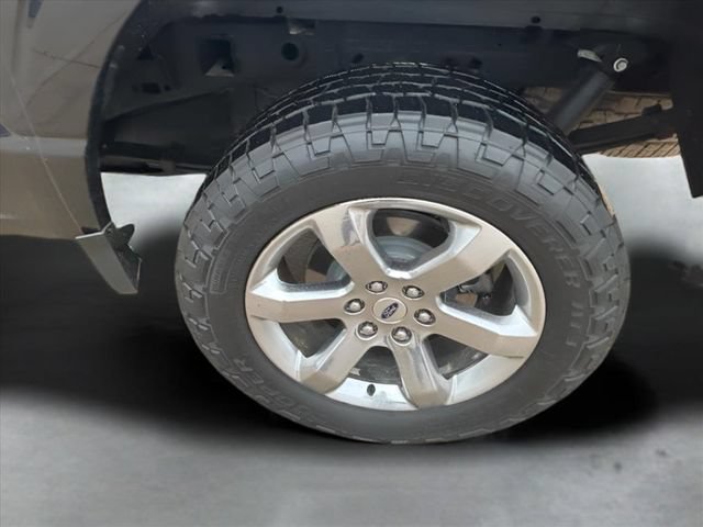 Used 2022 Black Ford LARIAT image 35