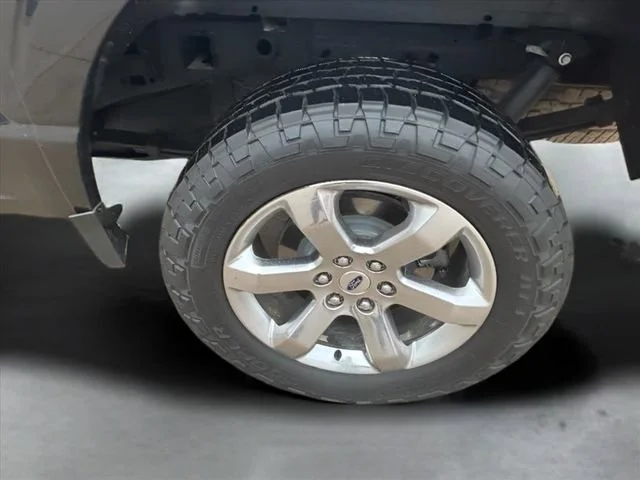 Used 2022  Ford XL image 35