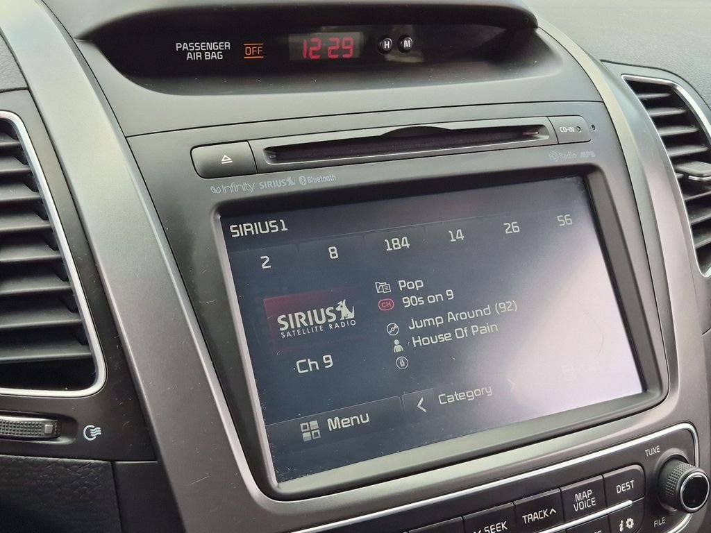 Used 2014 White Kia EX image 18