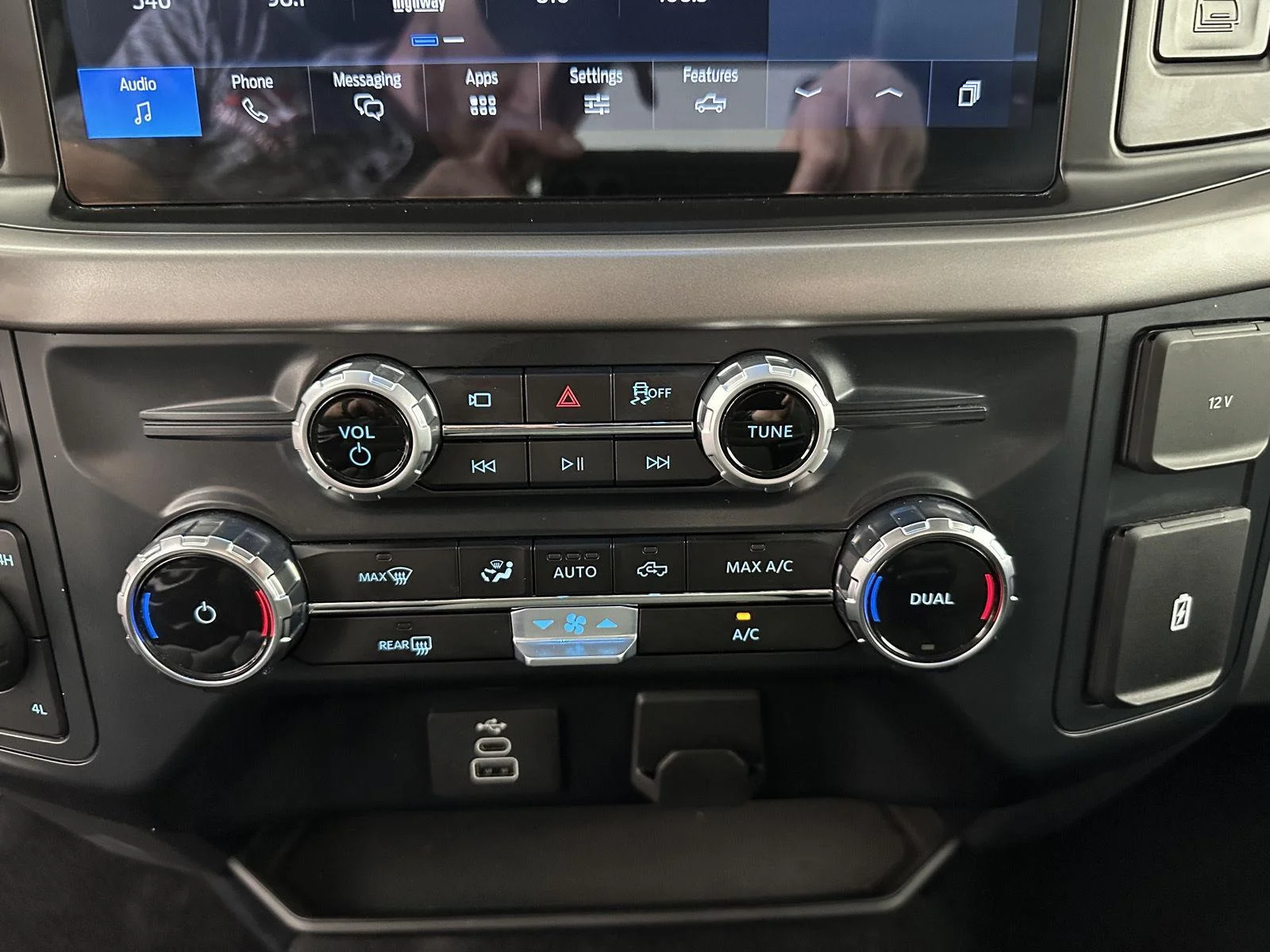 Used 2025 Agate Black Ford XLT image 6