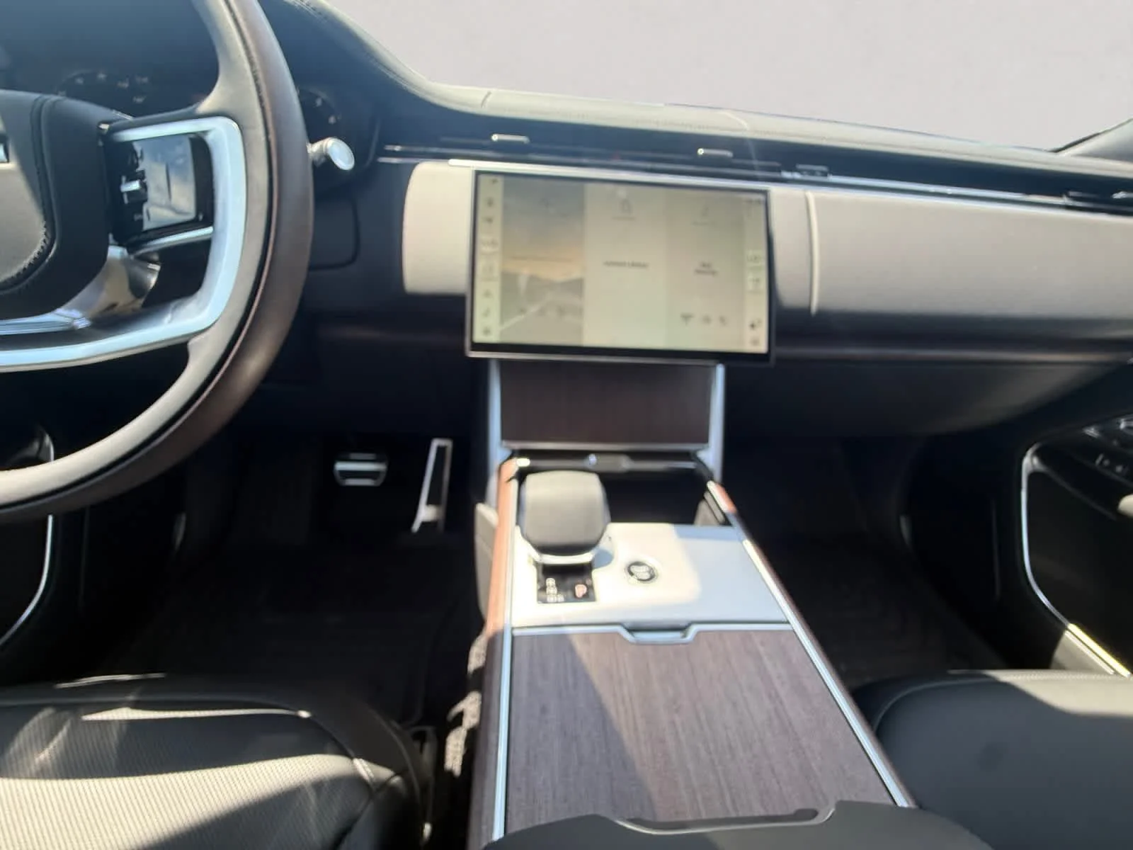 New 2026 Santorini Black Land Rover SE image 11