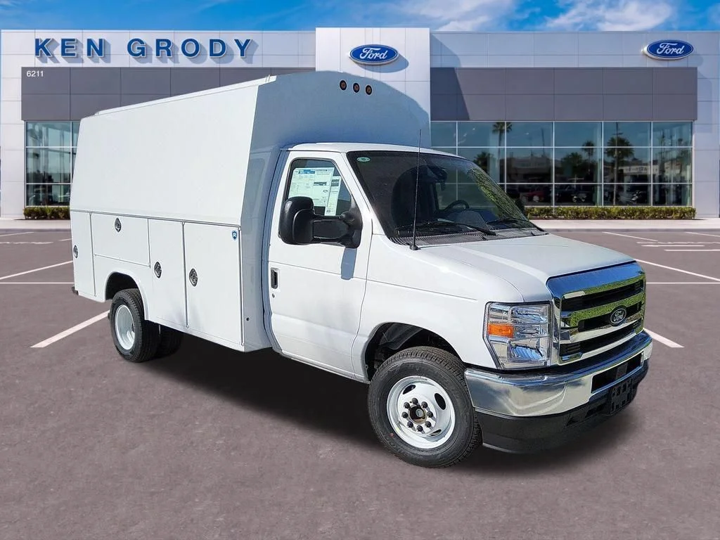 2026 Ford E-Series DRW E-350 Super Duty 138 in WB's photo
