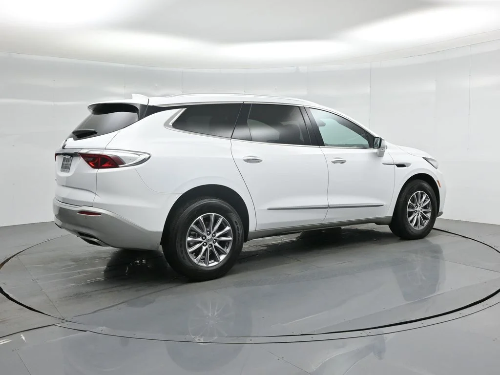 Used 2024 White Buick Premium Group image 31