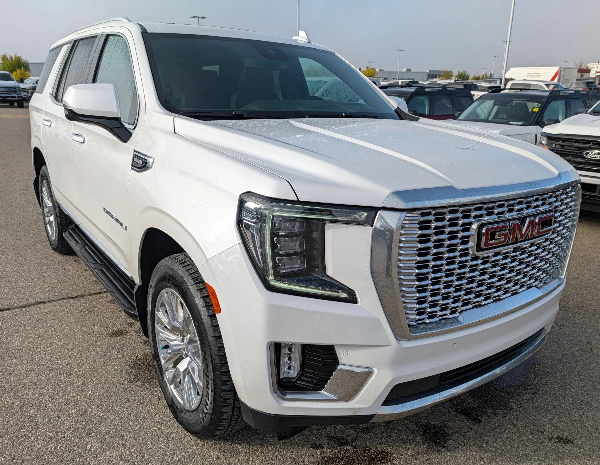 Used 2023 WHITE GMC DENALI 4WD DIESEL LOW KMS image 7