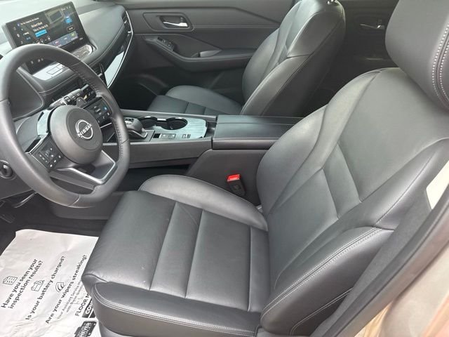 Used 2024 Gold Nissan SL image 25