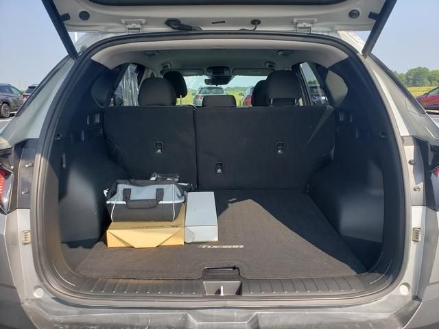 Used 2024 Silver Hyundai SEL image 7