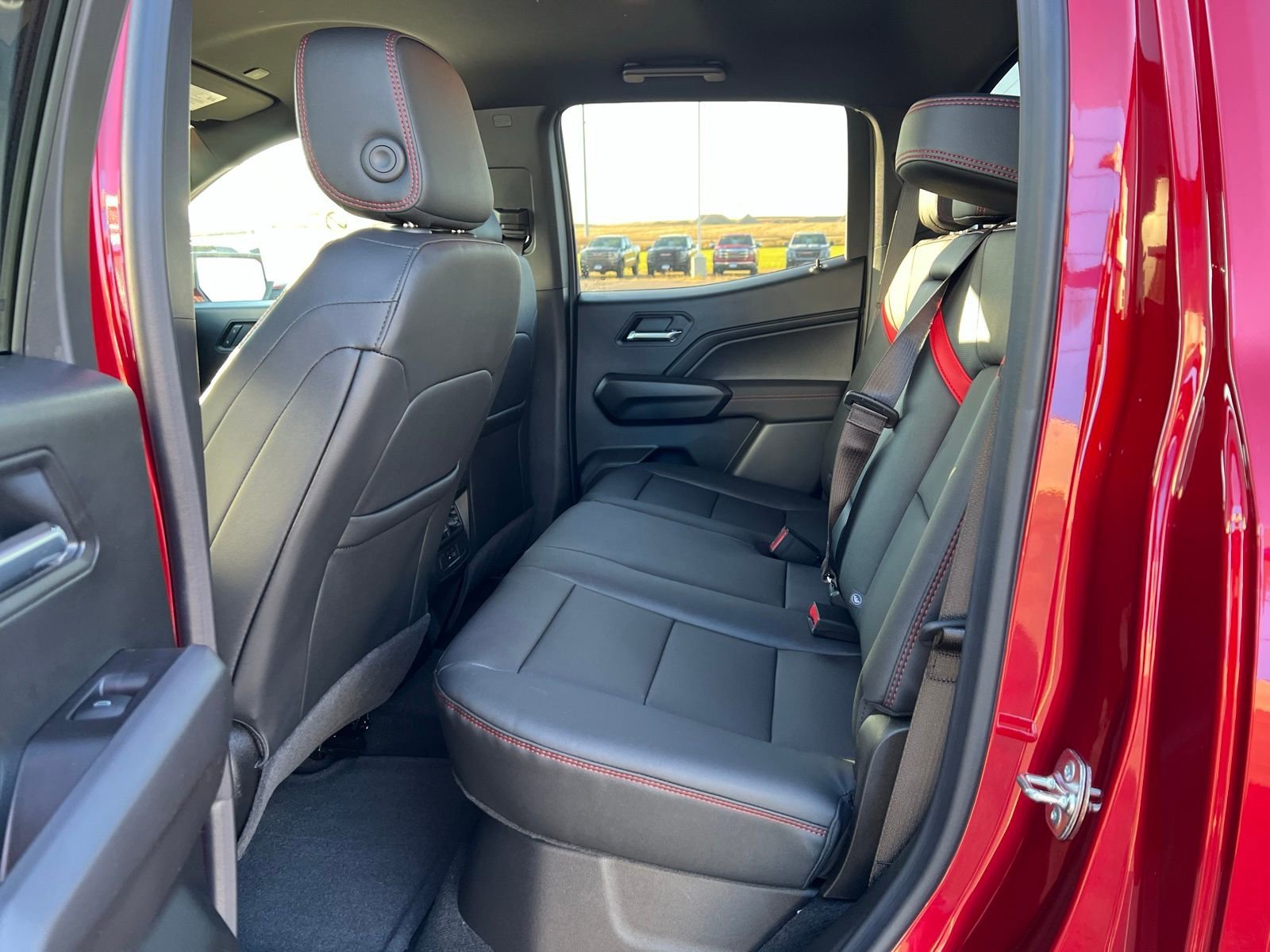 2026 Chevrolet Colorado Z71 - Photo 14